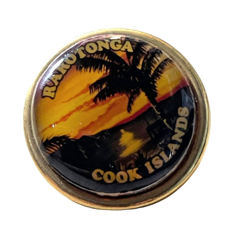 Vintage Rarotonga Cook Islands Souvenir‎ Pin Badge